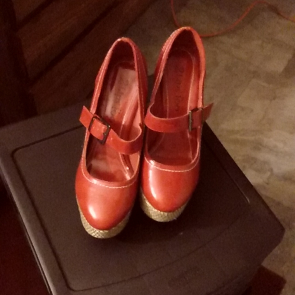 2 LipsToo Woman's casual shoes